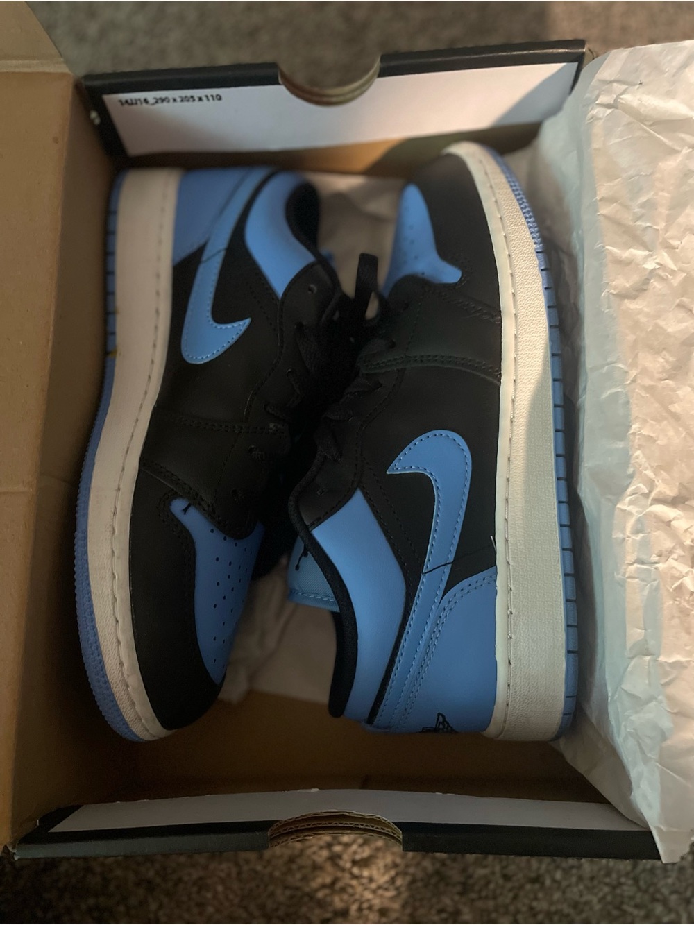 Jordan 1 low top grade school size 6